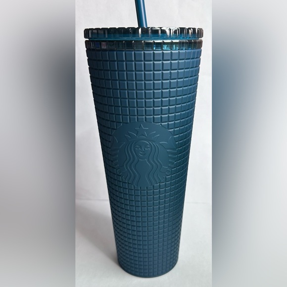 Starbucks Winter 2022 Navy Soft Touch Grid 24oz Tumbler - Picture 1 of 5